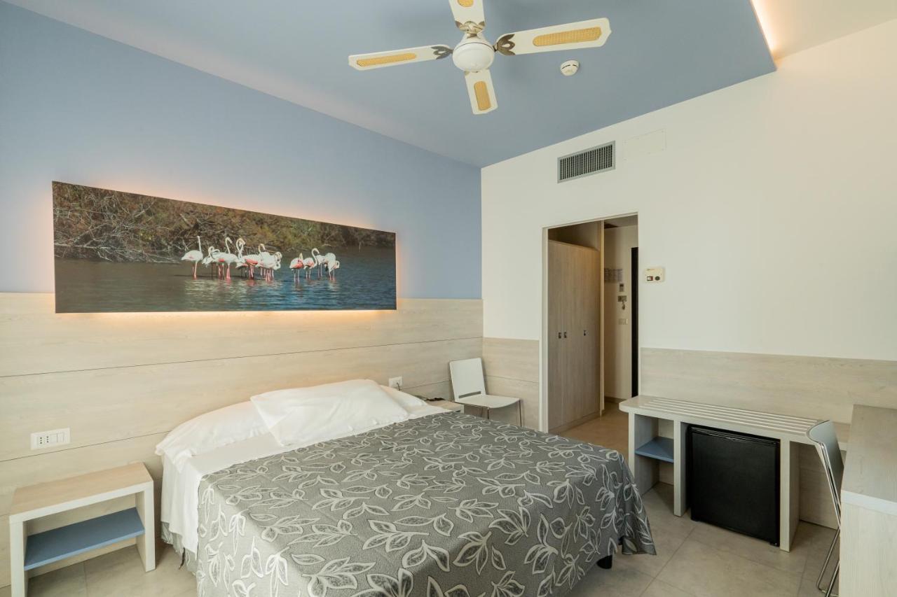 Clipper Hotel Pesaro Kültér fotó