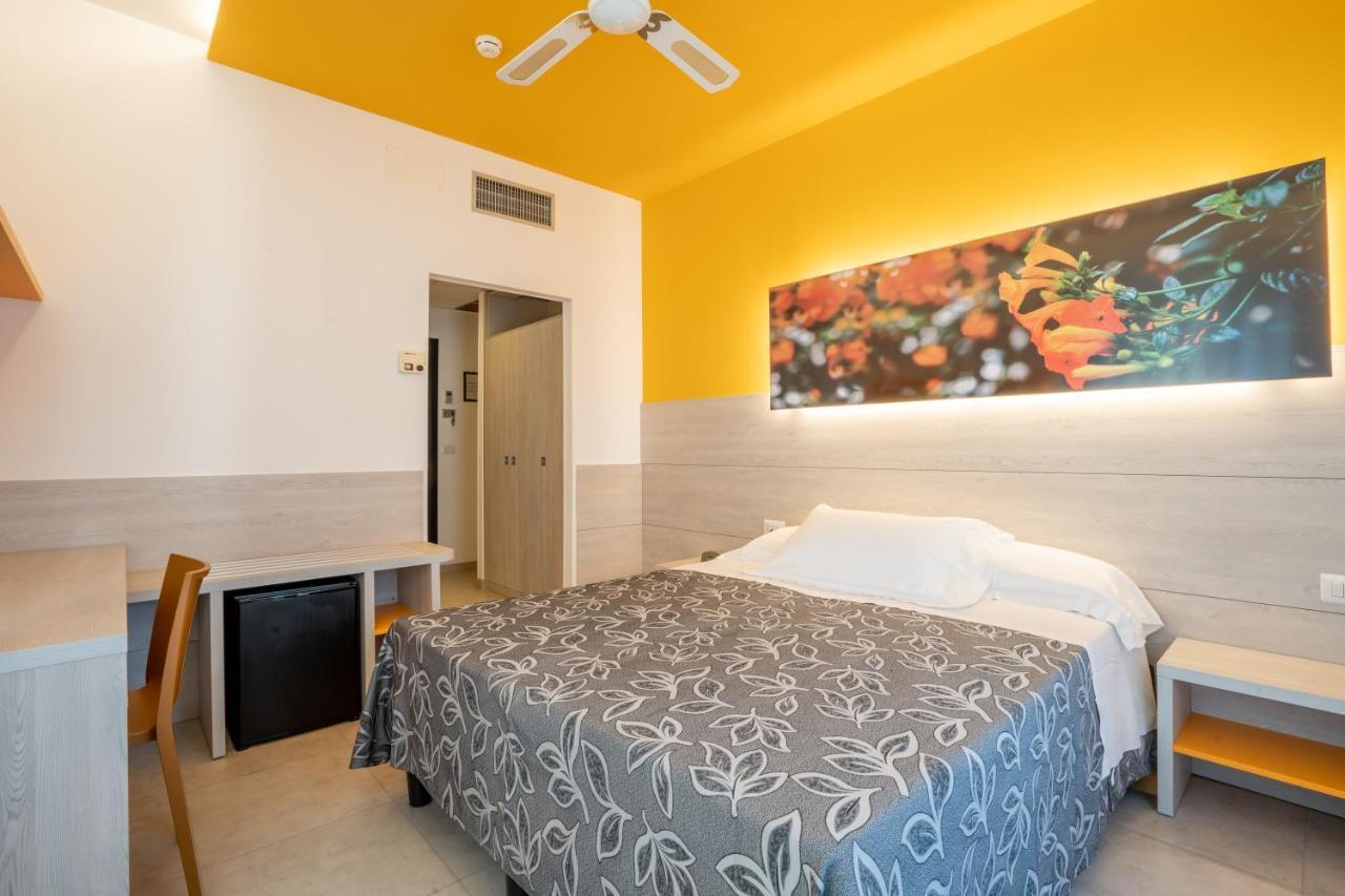 Clipper Hotel Pesaro Kültér fotó