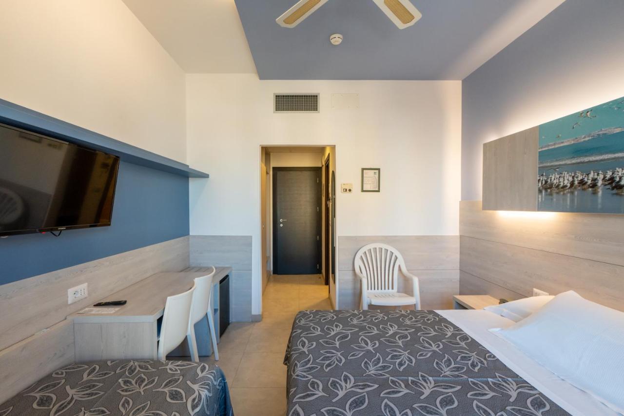 Clipper Hotel Pesaro Kültér fotó