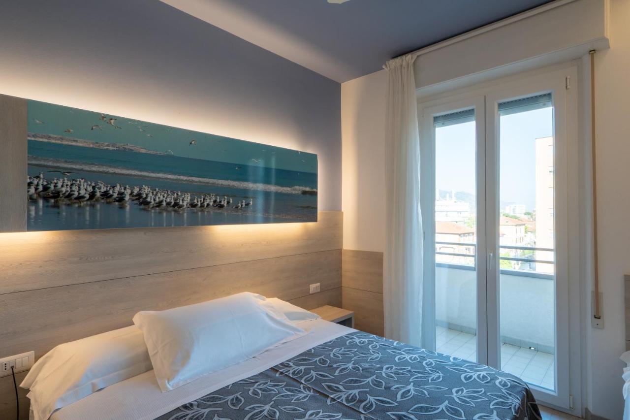 Clipper Hotel Pesaro Kültér fotó