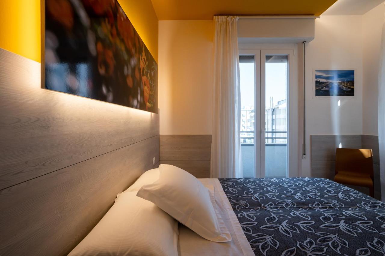 Clipper Hotel Pesaro Kültér fotó